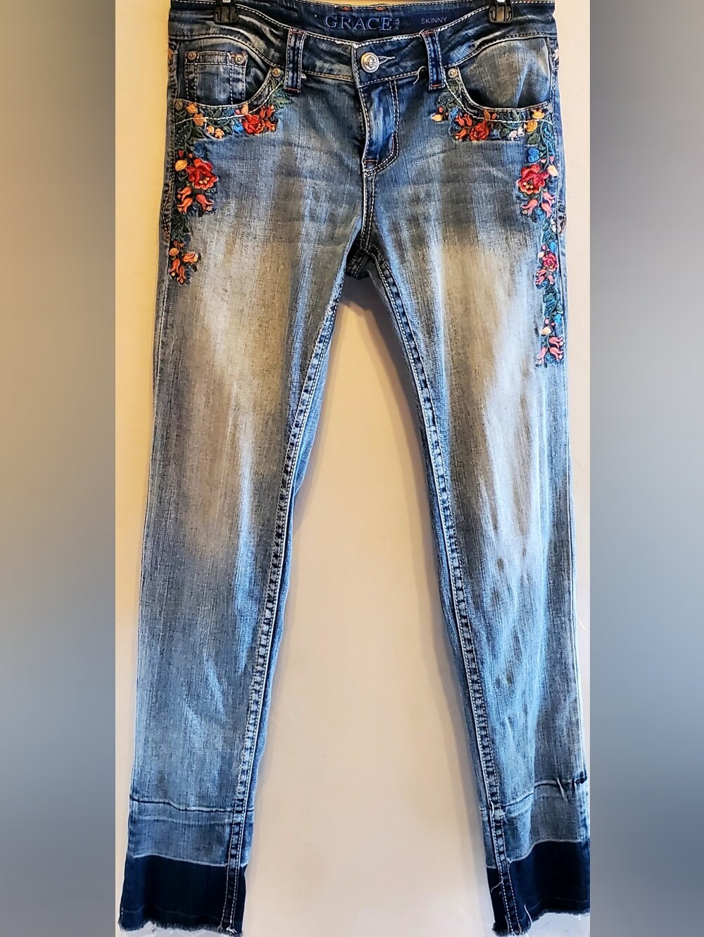 Grace in LA Light Blue Skinny Jeans with Floral Embroidery Sz 28 - Picture 11 of 11